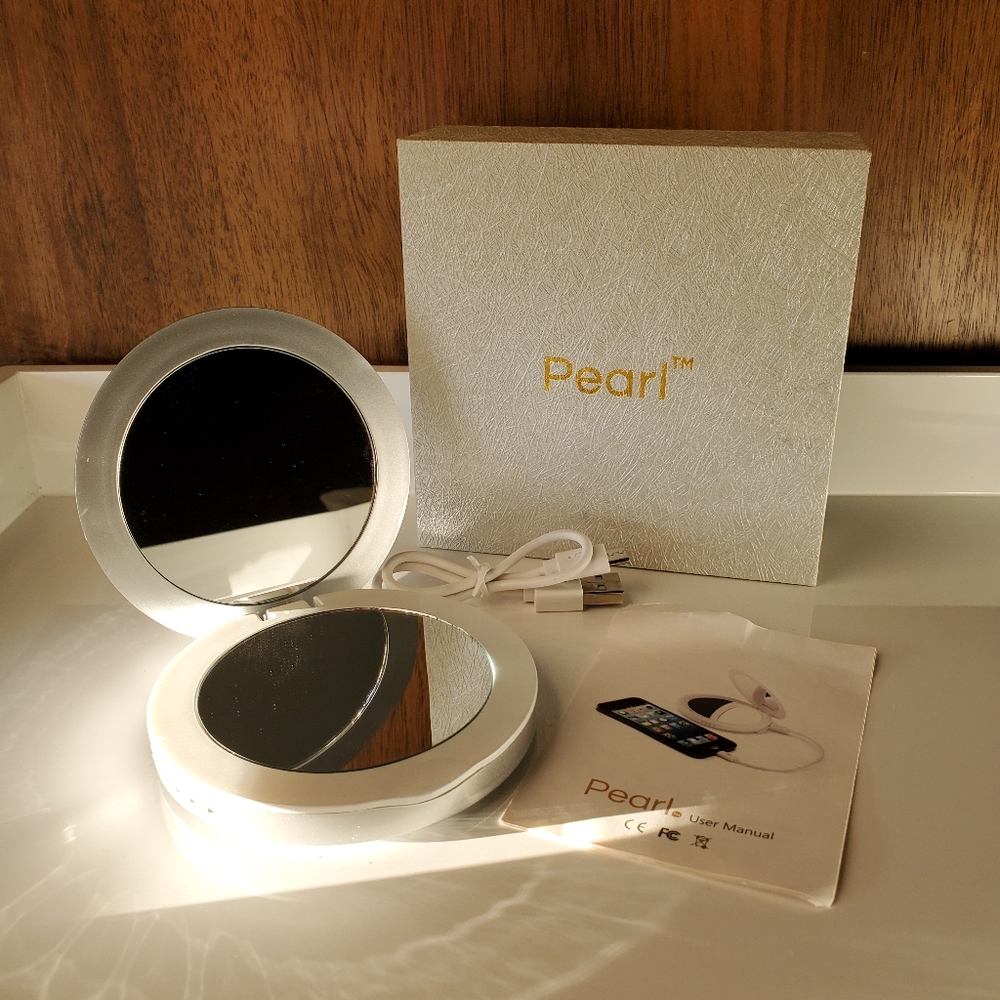 Pearl Compact Mirror Battery Pack with LED Ring Light